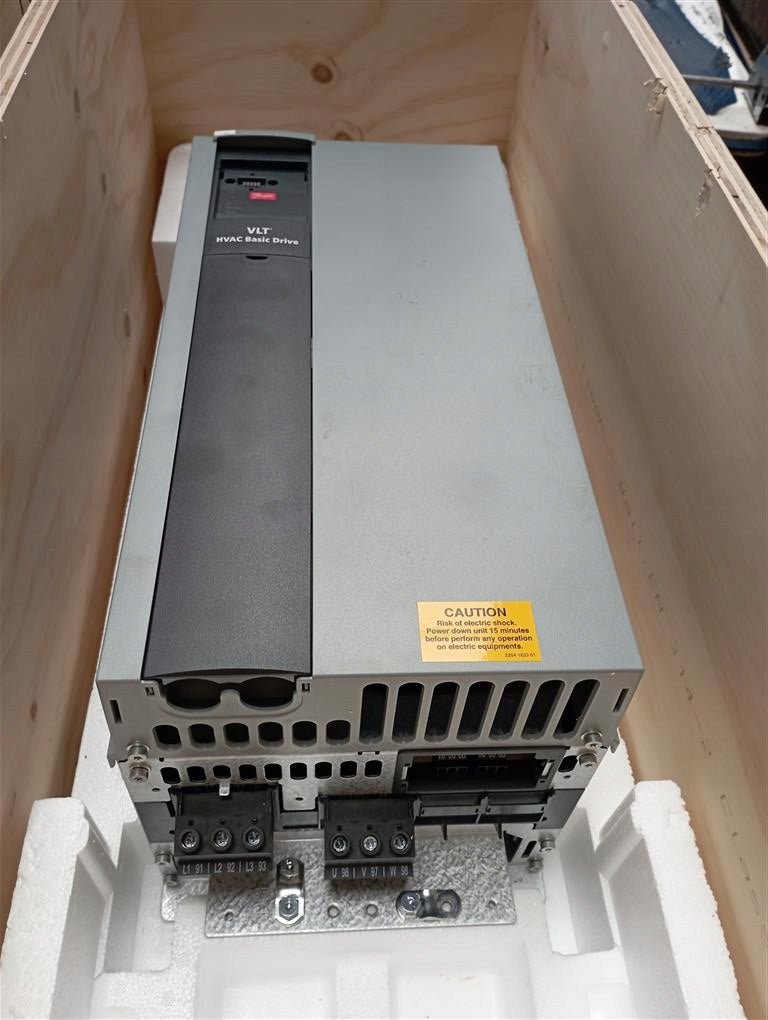 Falownik Danfoss VLT AC500P37 37kW, 50HP - Sklep Czemar