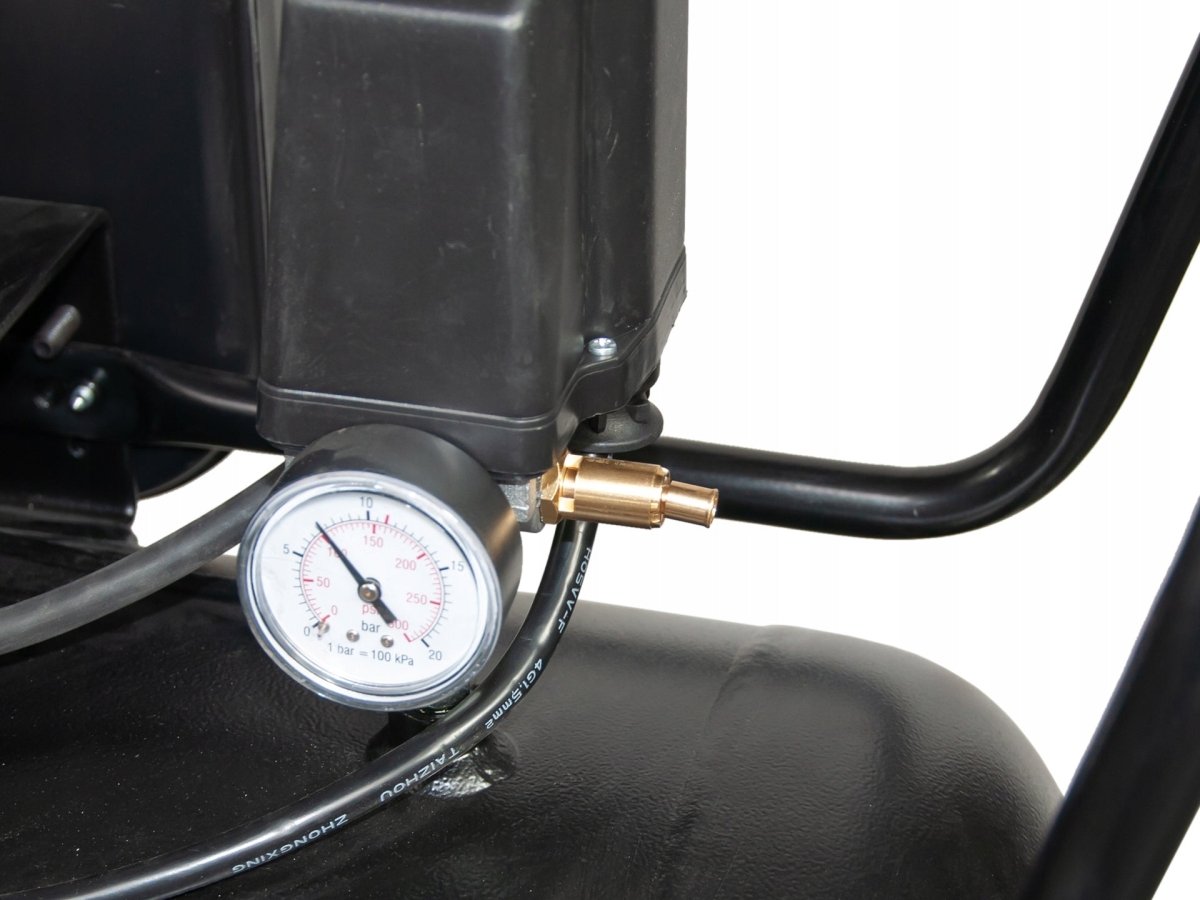 Kompresor olejowy tłokowy z przekładnią 200l 11 bar 4 kW 640l/min Nuair - Sklep Czemar