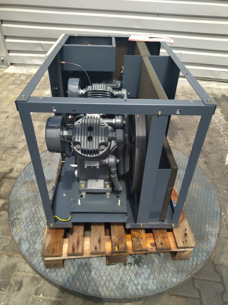 kompresor tlokowy 7.5kw 900l min 10bar creemers sgc1050 - Sklep Czemar