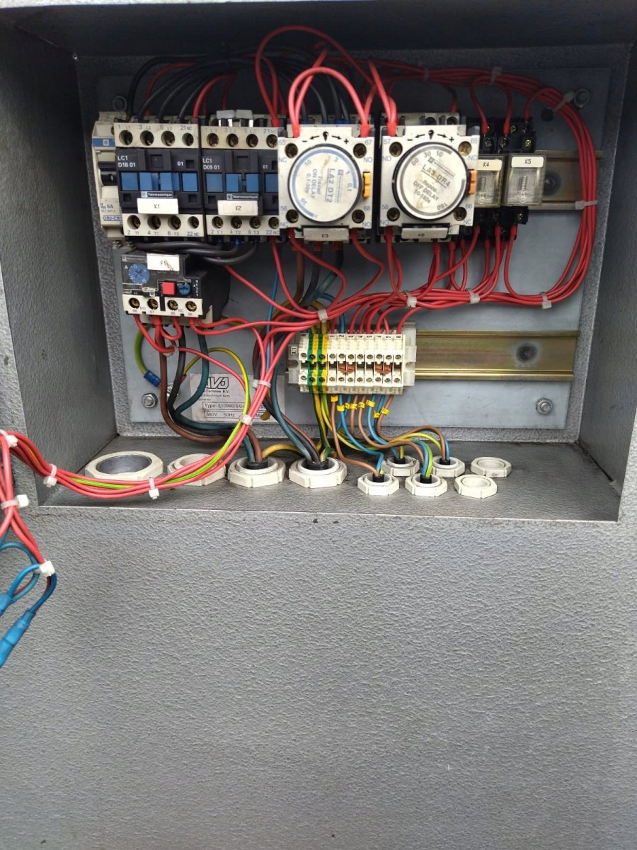 Kompresor Śrubowy 15kW 1,44m³/min 13 bar CREEMERS RCN 15 - 61 - Sklep Czemar