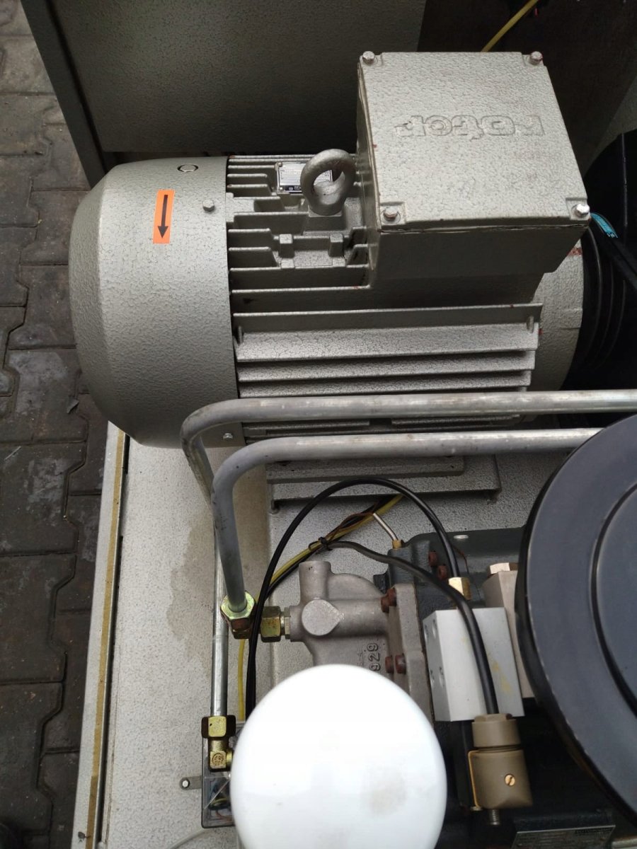 Kompresor Śrubowy 15kW 1,44m³/min 13 bar CREEMERS RCN 15 - 61 - Sklep Czemar