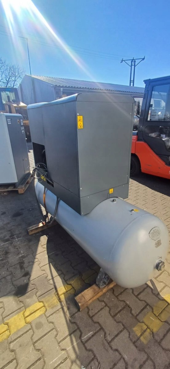 kompresor śrubowy 5,5 kW 500L z osuszaczem GX5FF - Sklep Czemar