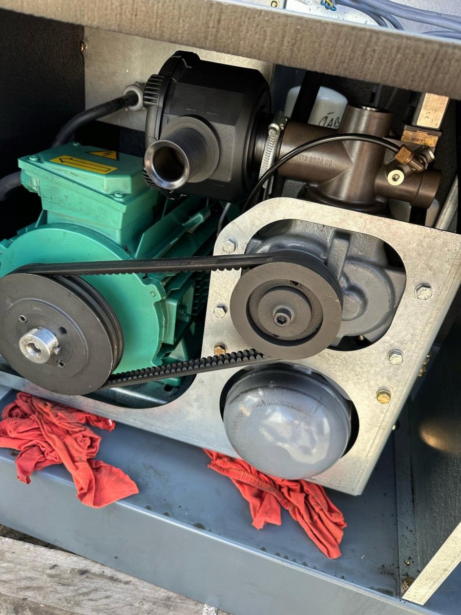 Kompresor Śrubowy Atlas Copco GA7 7.5kW 1.07m3/min 10 bar - Sklep Czemar