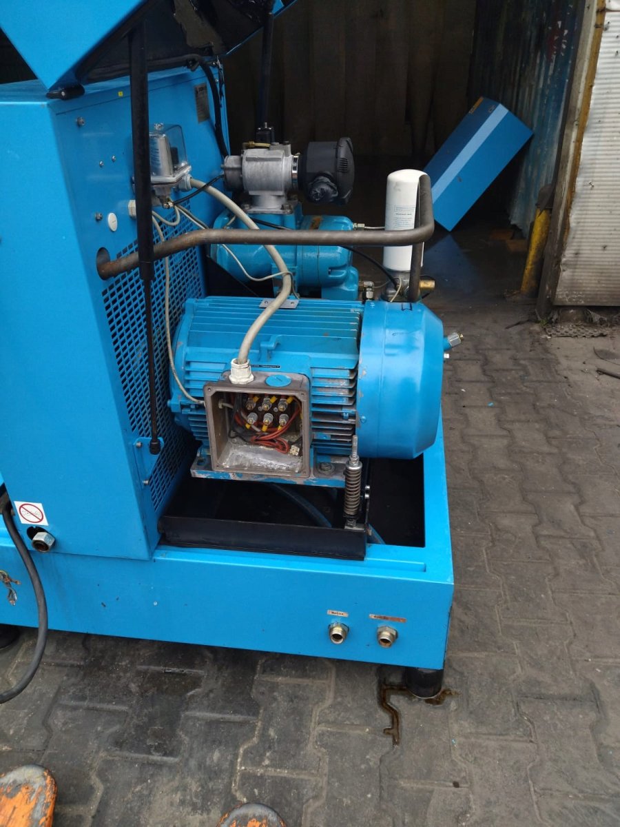 Kompresor Śrubowy BOGE S20 15kW 2,06m³/min 10 bar 2001r - Sklep Czemar
