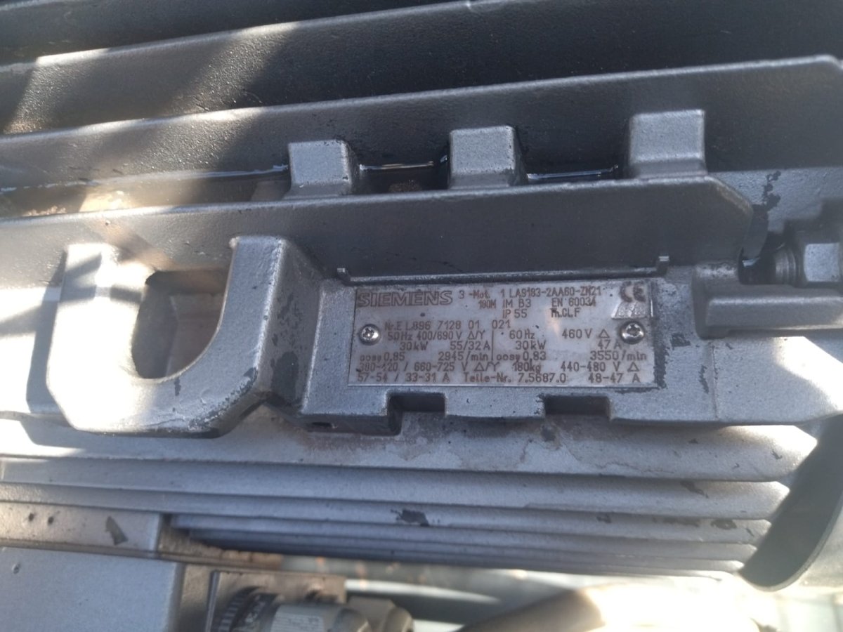 Kompresor Śrubowy Kaeser AS44 30kW 4,35m3/min 8.5 bar 2000r - Sklep Czemar