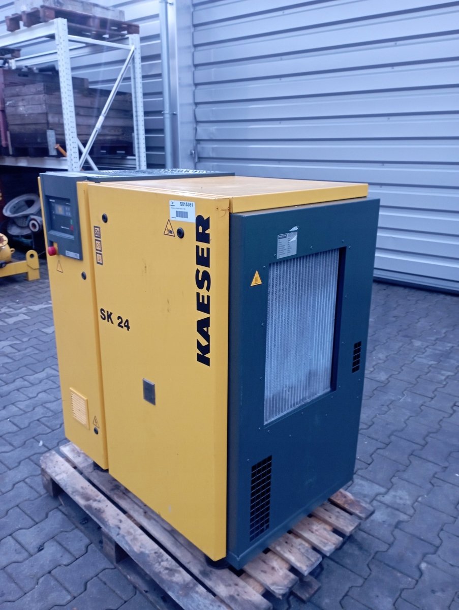 Kompresor Śrubowy KAESER SK24 15kW 2020 L/min 8 bar 2006r - Sklep Czemar