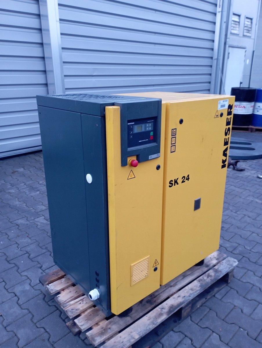 Kompresor Śrubowy KAESER SK24 15kW 2020 L/min 8 bar 2006r - Sklep Czemar