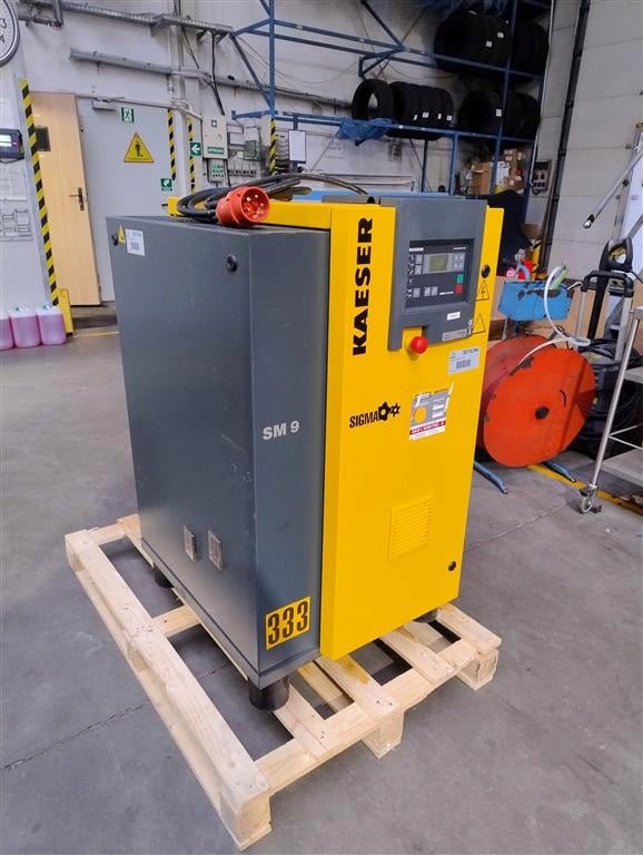 Kompresor Śrubowy KAESER SM9 5,5kW 0,9m3/min 8 bar 2009r - Sklep Czemar