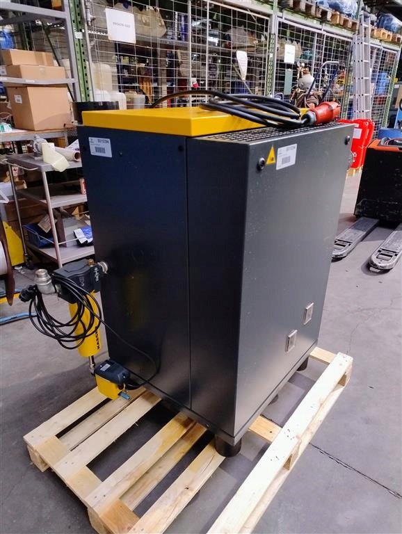 Kompresor Śrubowy KAESER SM9 5,5kW 0,9m3/min 8 bar 2009r - Sklep Czemar
