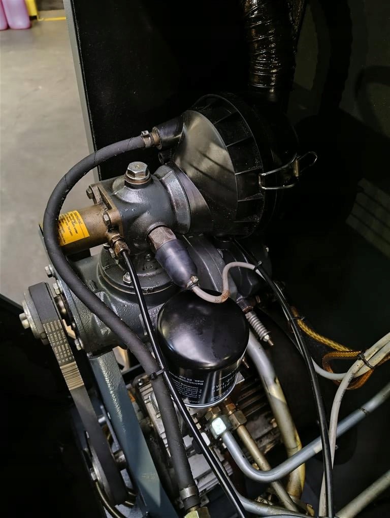 Kompresor Śrubowy KAESER SM9 5,5kW 0,9m3/min 8 bar 2009r - Sklep Czemar