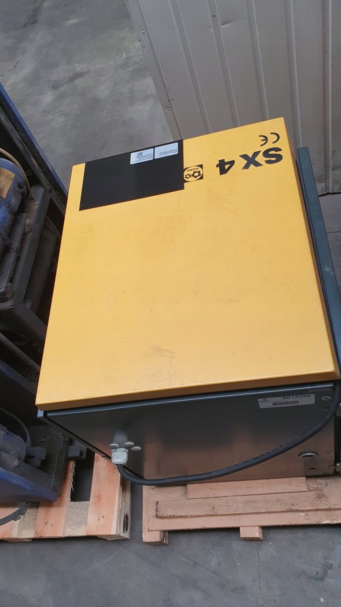 Kompresor Śrubowy KAESER SX4 3kW 0,42m³/min 8 bar - Sklep Czemar