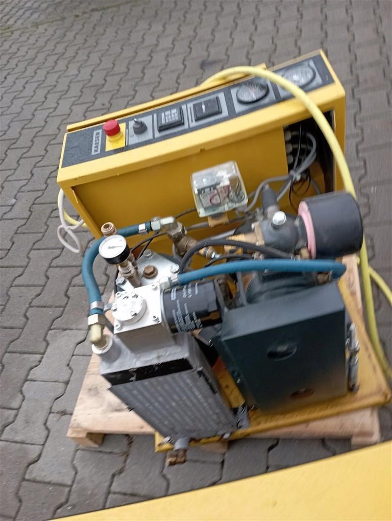 Kompresor Śrubowy KAESER SX6 4kW 0,75m3/min 7,5 bar - Sklep Czemar